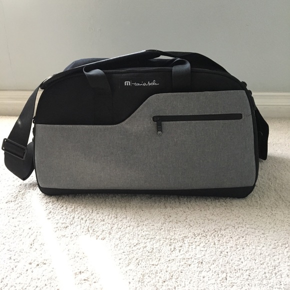travis mathew messenger bag